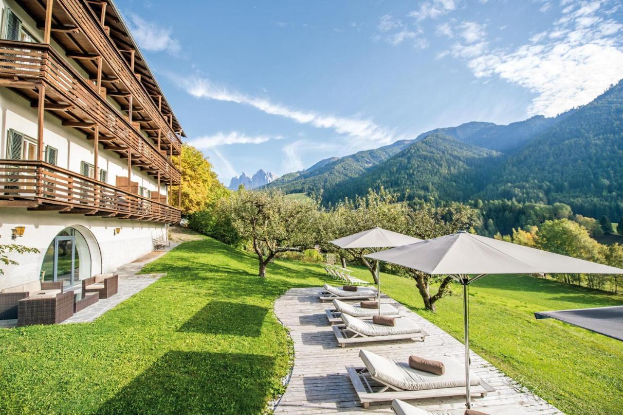 Hotel Kabis Funes  Exterior photo