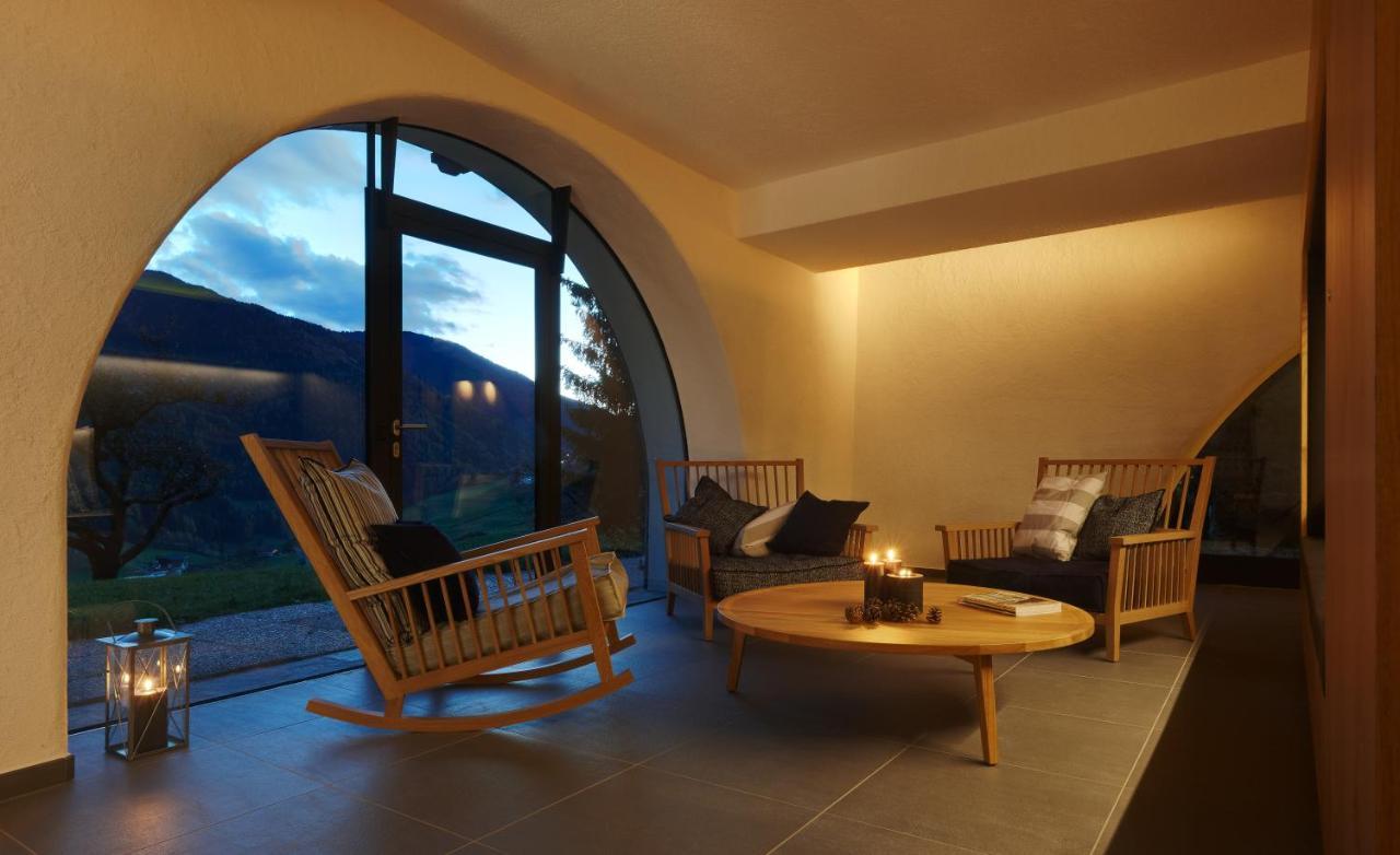 Hotel Kabis Funes  Exterior photo
