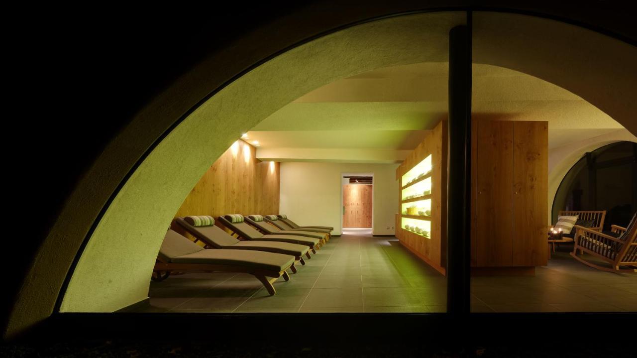 Hotel Kabis Funes  Exterior photo